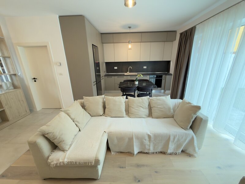 Pipera Plaza - duplex - curte.